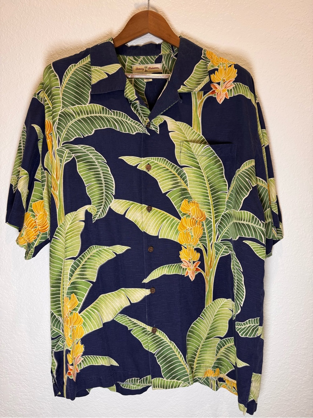 Tommy Bahama 100% Silk Hawaiian Shirt